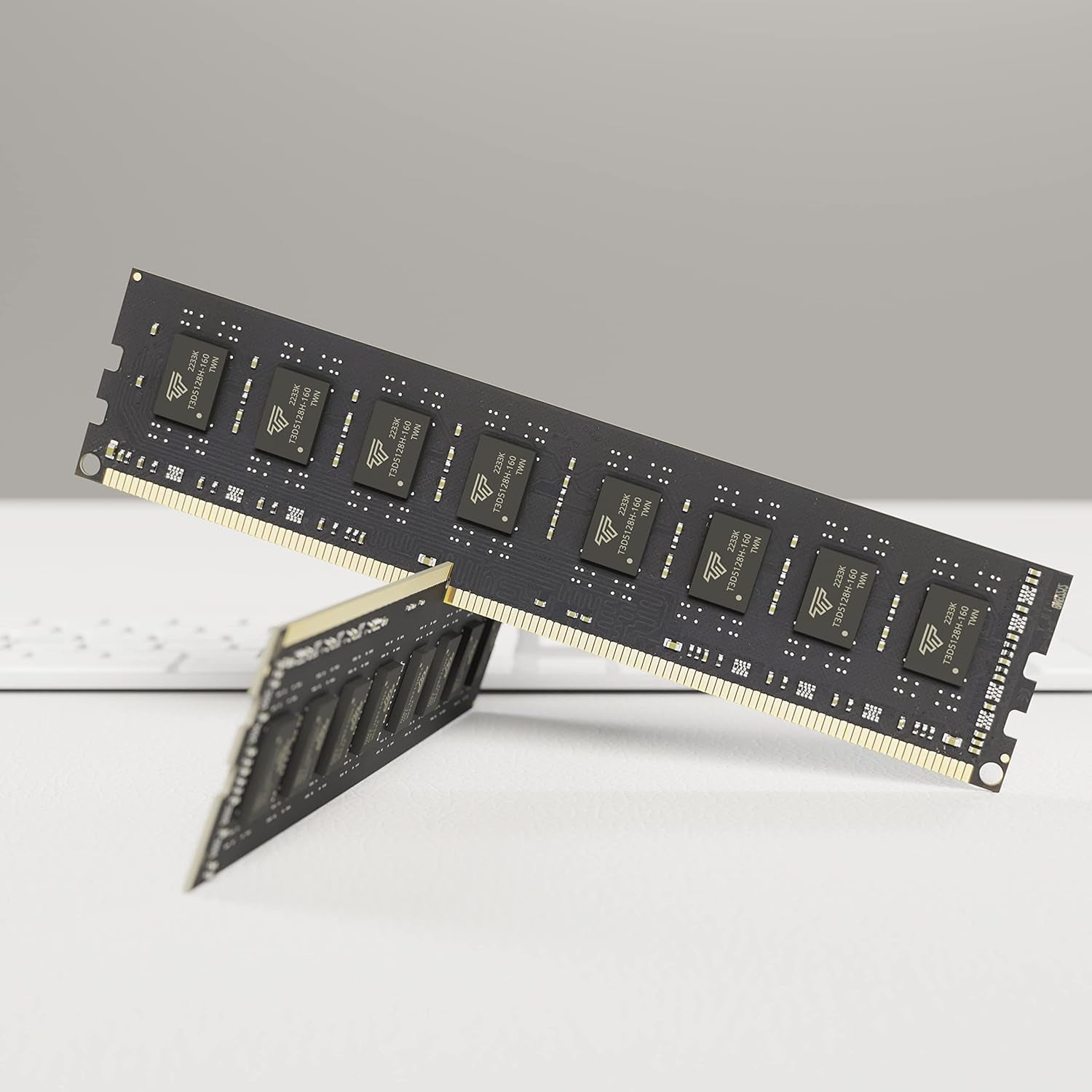 8GB Kit(2X4Gb) DDR3 / DDR3L 1333Mhz PC3-10600 Non-Ecc Unbuffered 1.5V / 1.35V CL9 2Rx8 Low Density Dual Rank 240 Pin UDIMM Desktop PC Computer Memory RAM Module Upgrade (8GB Kit(2X4Gb))